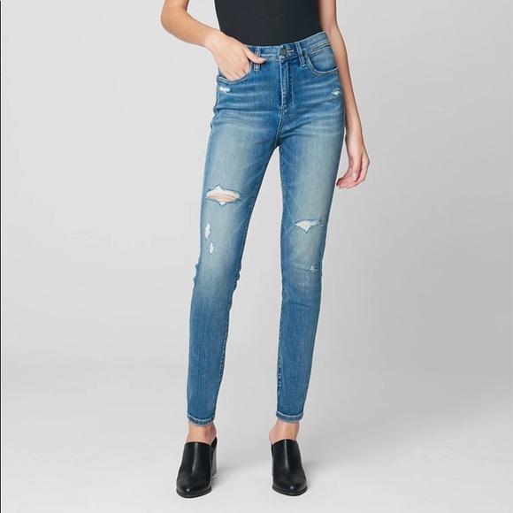 BLANK NYC - The Bond Mid Rise Skinny Jeans In Dangerous Game - Picture 3 of 12